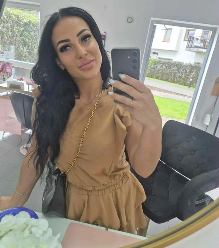 Weronika Hanczar – certyfikowana stylistka rzęs i brwi Warszawa Wola Veronica Lashes